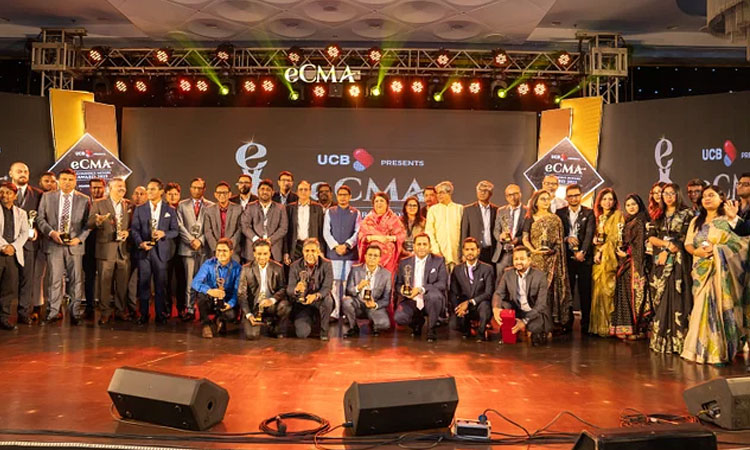 ই-কমার্স মুভার্স অ্যাওয়ার্ড পেল ৩৪টি প্রতিষ্ঠান ই-কমার্স মুভার্স অ্যাওয়ার্ড পেল ৩৪টি প্রতিষ্ঠান