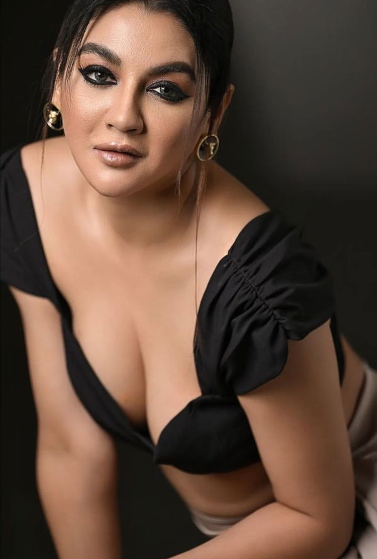 জয়া অনেক পরিণত অভিনেত্রী: পঙ্কজ জয়া অনেক পরিণত অভিনেত্রী: পঙ্কজ