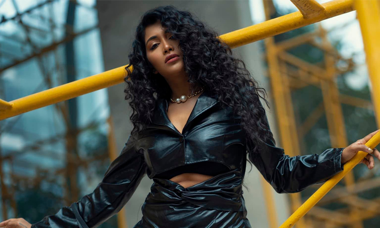 অনুমতি ছাড়া শরীর স্পর্শ করা যাবে না: সামিয়া অথৈ অনুমতি ছাড়া শরীর স্পর্শ করা যাবে না: সামিয়া অথৈ