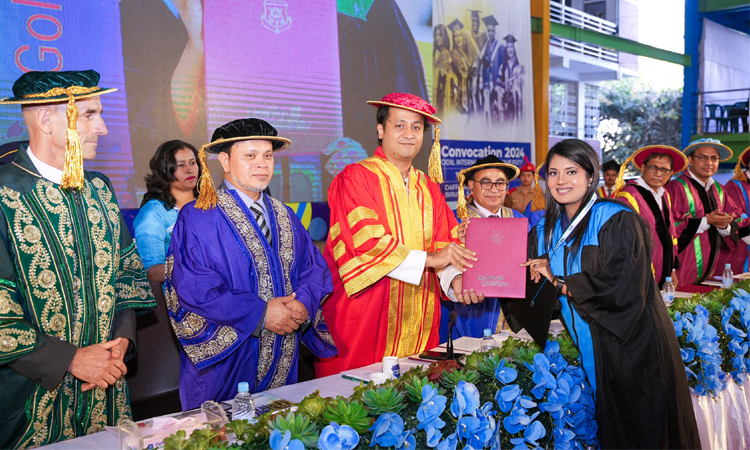 ড্যাফোডিল ইন্টারন্যাশনাল ইউনিভার্সিটির একাদশ সমাবর্তন অনুষ্ঠিত ড্যাফোডিল ইন্টারন্যাশনাল ইউনিভার্সিটির একাদশ সমাবর্তন অনুষ্ঠিত