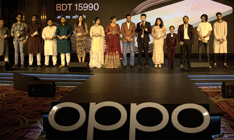 সাকিবকে সঙ্গে নিয়ে বাংলাদেশে অপোর ১০ বছর পূর্তি অনুষ্ঠিত সাকিবকে সঙ্গে নিয়ে বাংলাদেশে অপোর ১০ বছর পূর্তি অনুষ্ঠিত