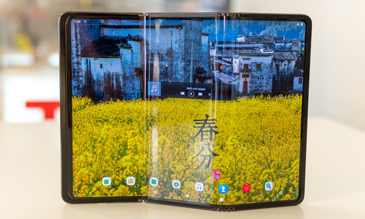 বিশ্বের প্রথম ট্রাই-ফোল্ডেবল স্মার্টফোন বিশ্বের প্রথম ট্রাই-ফোল্ডেবল স্মার্টফোন