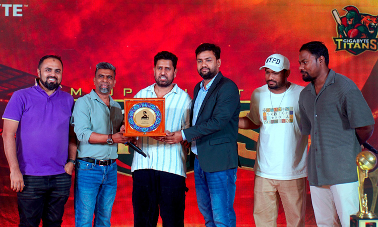 শোবিজ তারকাদের নিয়ে গিগাবাইট টাইটানস চ্যাম্পিয়ন সেলিব্রেশন নাইট অনুষ্ঠিত শোবিজ তারকাদের নিয়ে গিগাবাইট টাইটানস চ্যাম্পিয়ন সেলিব্রেশন নাইট অনুষ্ঠিত